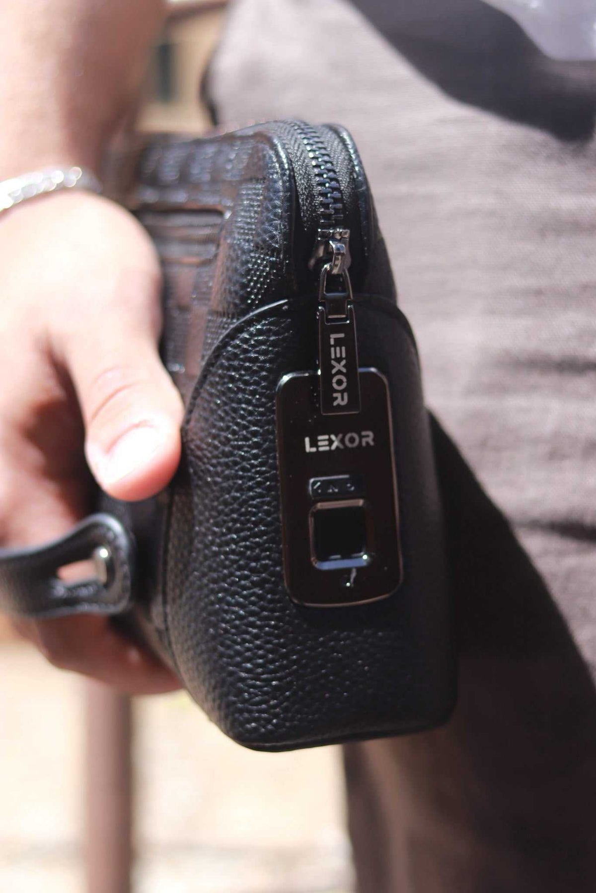 LEXOR Marvello Clutch